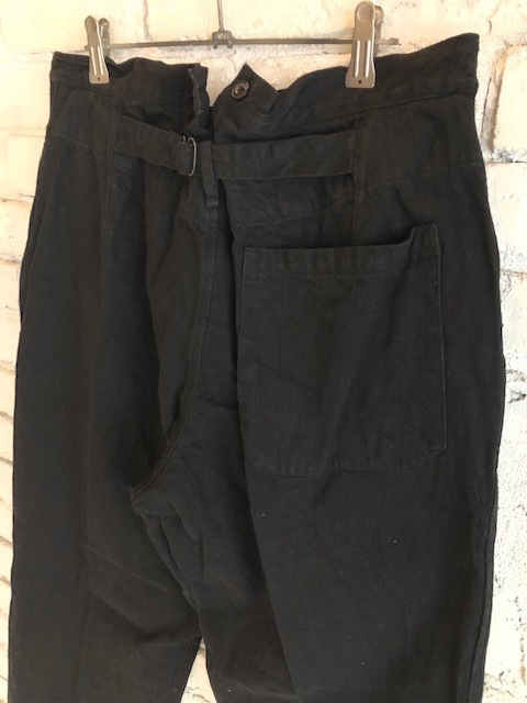 COMOLI デニムオーバーパンツ