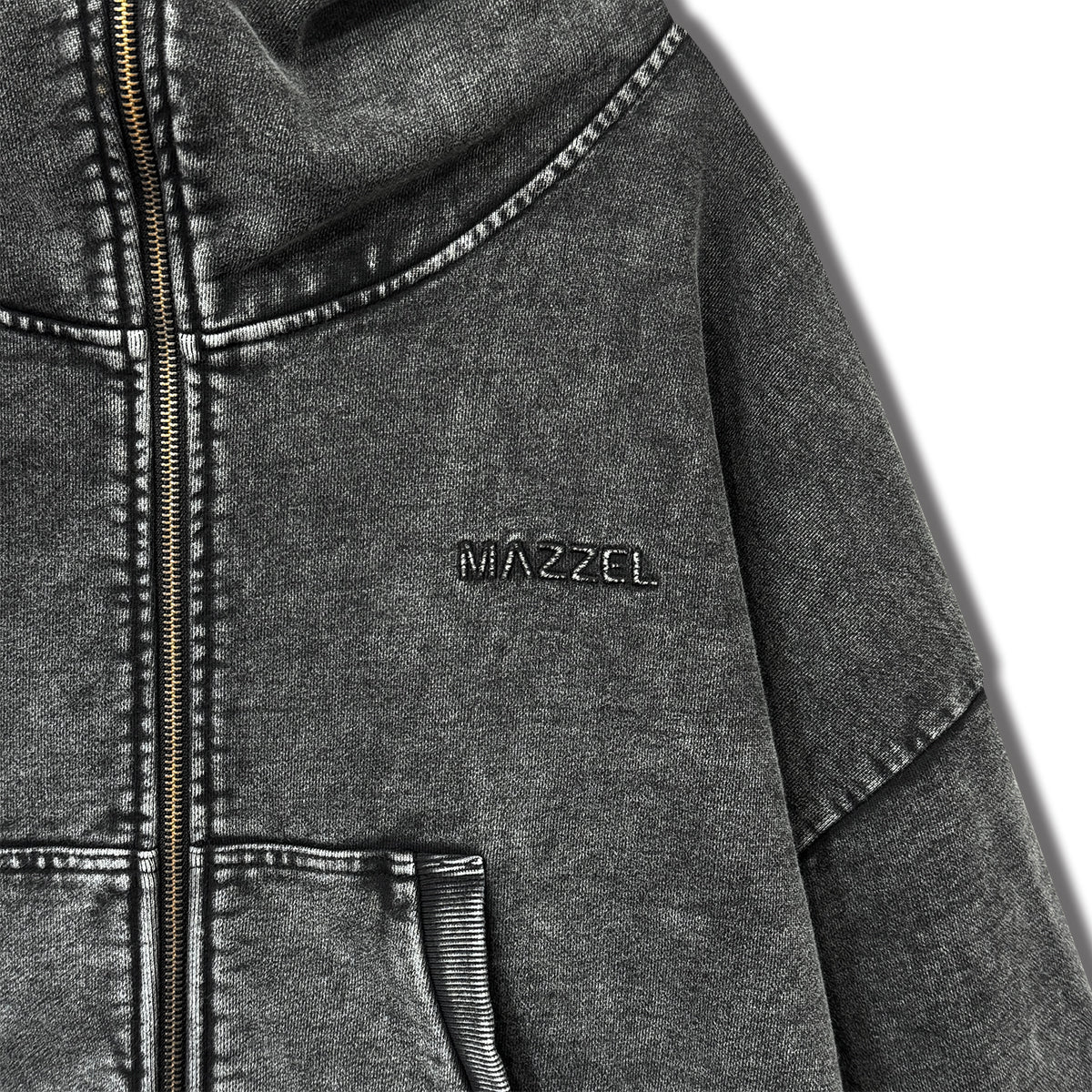 MAZZEL ジップアップパーカー – BMSG