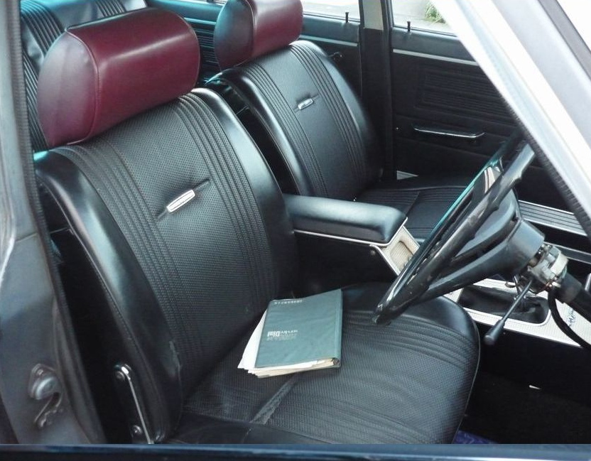 ☆ブルーバード510 4ドア用 内張り4枚セット（ブラック） ブルーバード