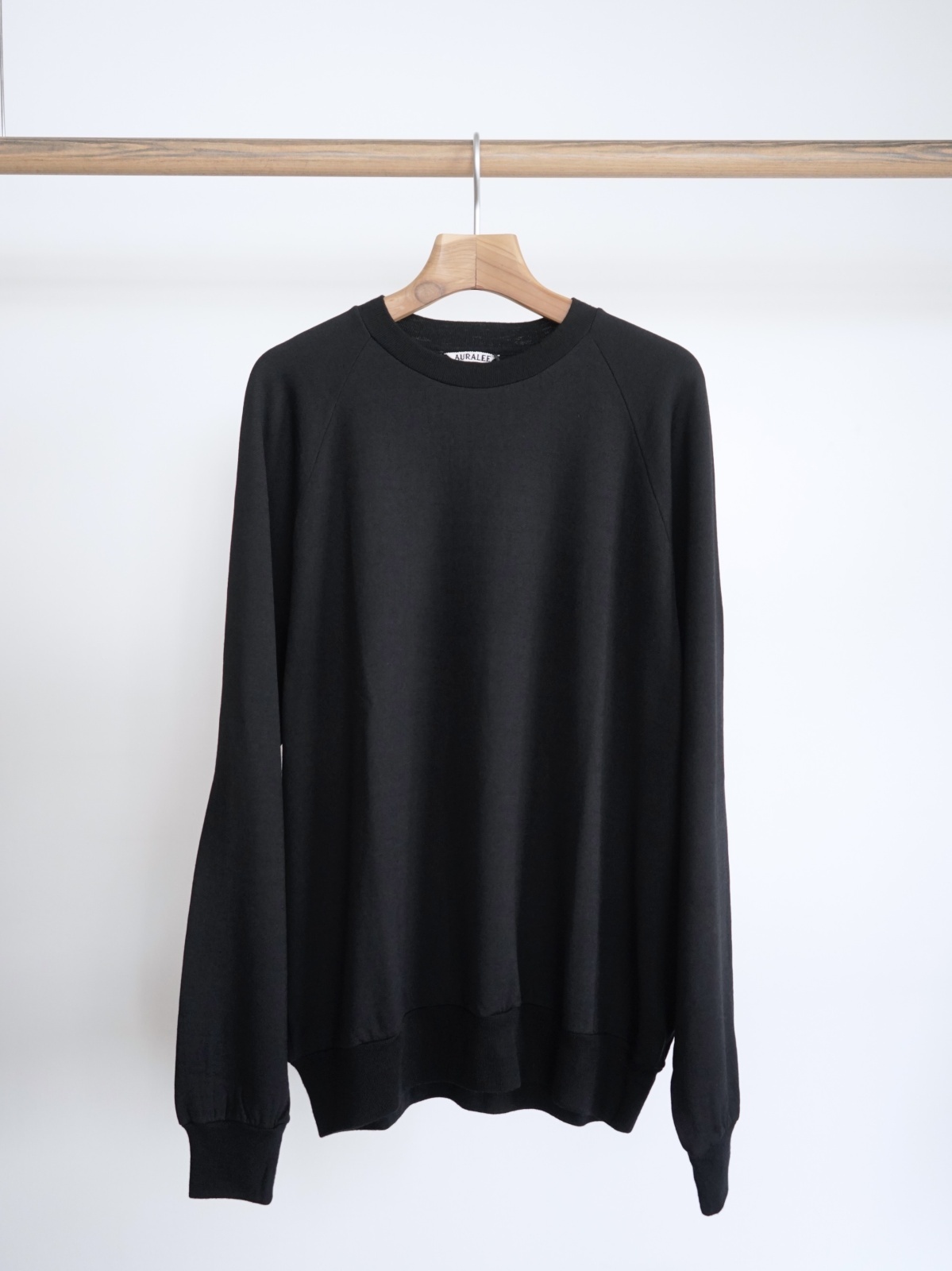 AURALEE」 LIGHT WOOL SWEAT P/O