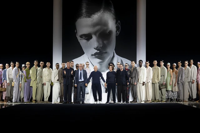 エンポリオ アルマーニ が提案する自由でアイロニカルな女性像、2025春