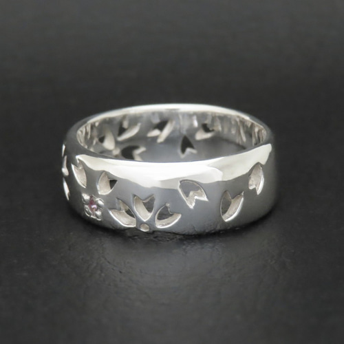 ❣️4℃ ❣️ 桜サクラ 彫ストーン付き フラワーモチーフ シルバー