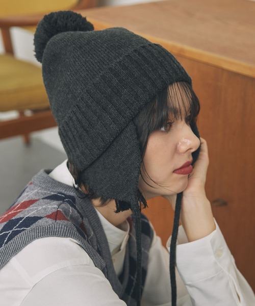 耳当て付き ポンポン ニット帽（ニットキャップ/ビーニー）｜MONO-MART