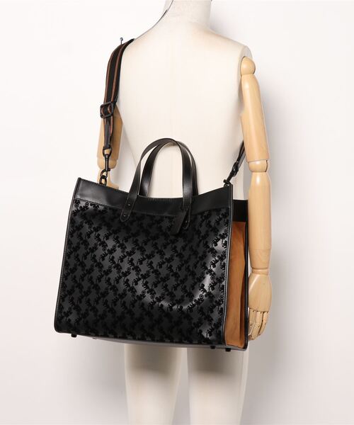 COACH（コーチ）の「フィールド トート 40 ウィズ ホース アンド