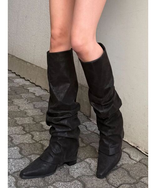 EMODA（エモダ）の「ポインテッドカバーブーツ（ブーツ）」 - WEAR