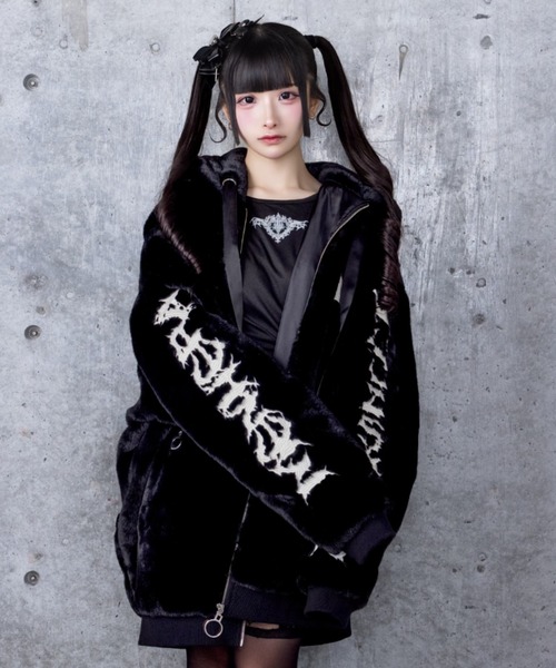 Amilige（アミリージュ）の「ロゴ刺繍ファーZIPコート（その他アウター