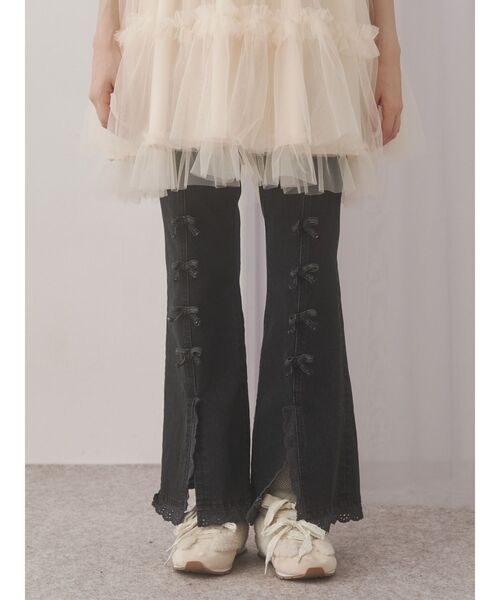 merry jenny（メリージェニー）の「ribbonスリムフレアデニムパンツ