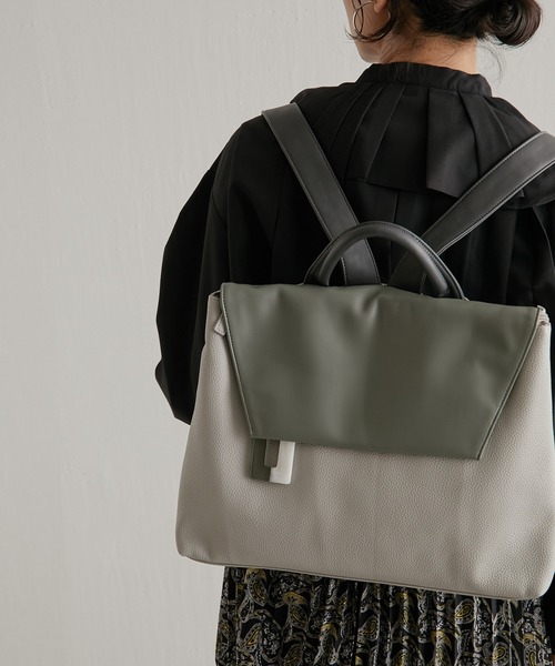 ear PAPILLONNER（イアパピヨネ）の「樹脂チャームフラップリュック