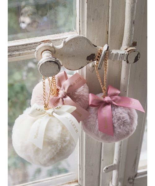 Maison de FLEUR（メゾンドフルール）の「リボンファーチャーム