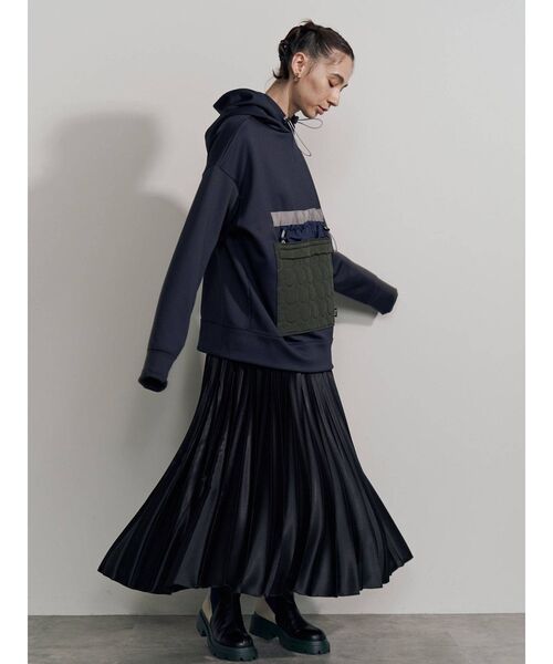 UN3D.（アンスリード）の「サークルキルティングポケットフーディ