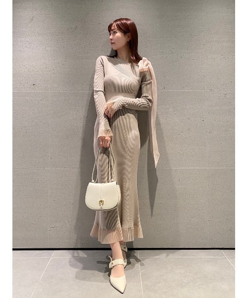 SNIDEL（スナイデル）の「ショルダーリボンアシンメニットワンピース