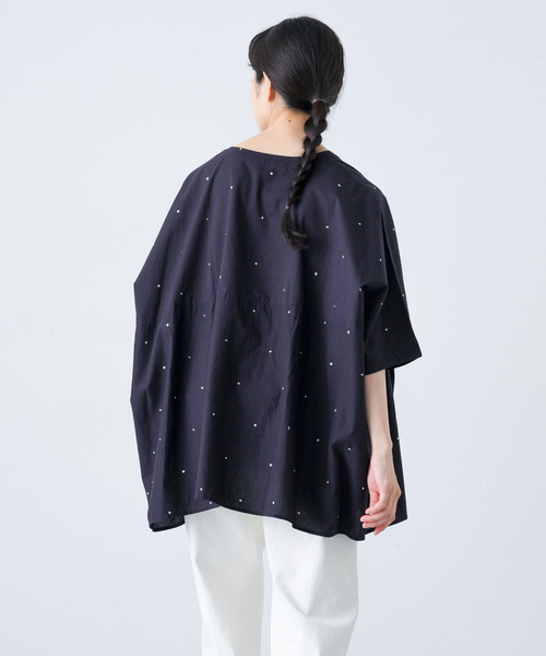 かぐれ（カグレ）の「ドット刺しゅうワイドプルオーバー（シャツ