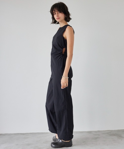セール】Open Side Waist Jumpsuit /スカラップナイロンロンパース