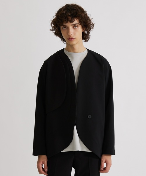 UNITED TOKYO（ユナイテッドトウキョウ）の「ラウンドカットノーカラー