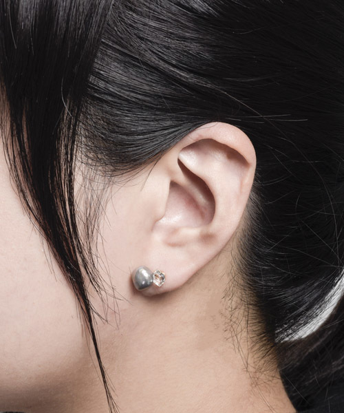 agete（アガット）の「K10淡水パールピアス（ピアス（両耳用））」 - WEAR