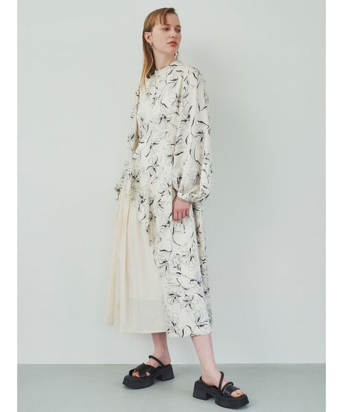 ELENDEEK（エレンディーク）の「サイドラッフルギャザーワンピース