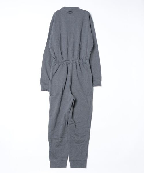 adidas（アディダス）の「バレンタインデー ジャンプスーツ