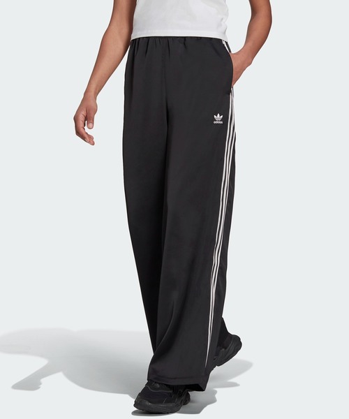 adidas（アディダス）の「アディカラー クラシックス サテン パンツ