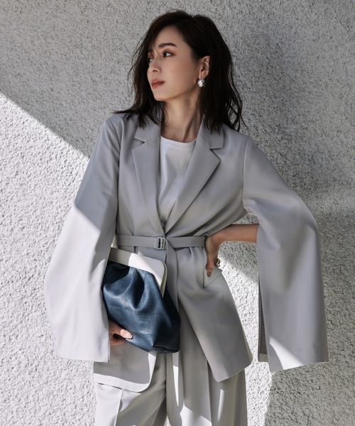 フレアスリーブスリットジャケット（テーラードジャケット）｜anuans