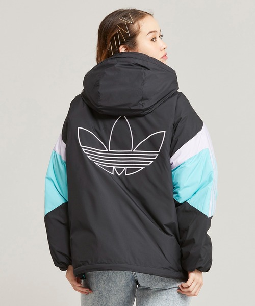 adidas（アディダス）の「カラーブロック ダウンジャケット