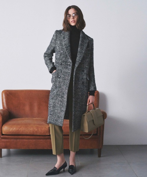 Mila Owen（ミラオーウェン）の「ヘリンボーンチェスターコート