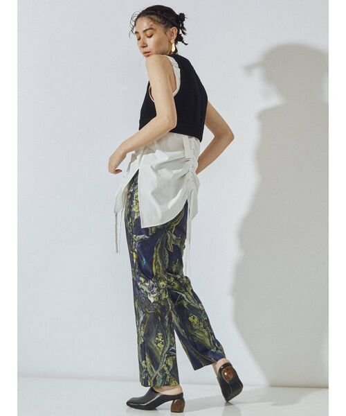 UN3D.（アンスリード）の「ヘムギャザーシャツキャミソール