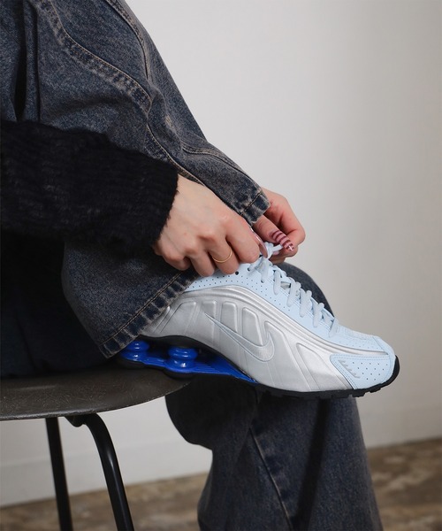 NIKE / SHOX R4 / ナイキ / ショックス R4 / ウィメンズ（スニーカー