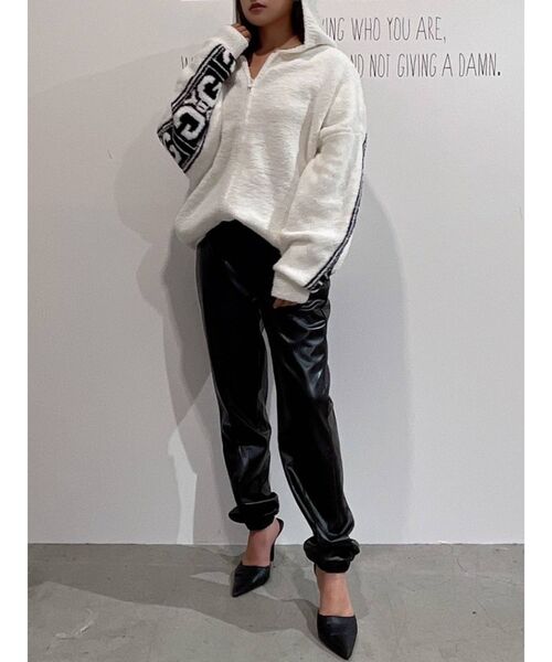 GYDA（ジェイダ）の「SYMMETRY GYDA LINE モールヤーンニットパーカー