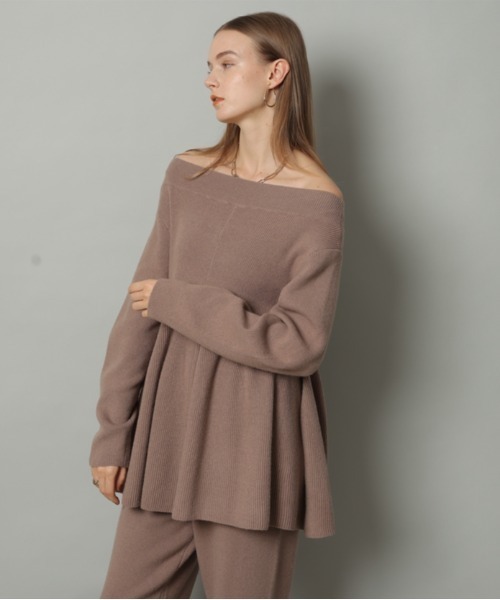 CADUNE（カデュネ）の「オフショルペプラムニット（ニット/セーター