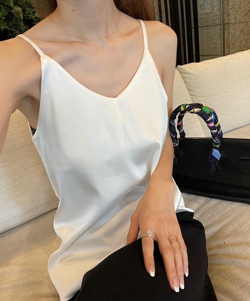 PIN（ピン）の「Vネックサテンキャミ（キャミソール）」 - WEAR