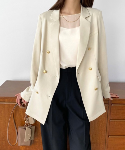 callautia（カラウティア）の「金ボタンダブルブレストテーラード