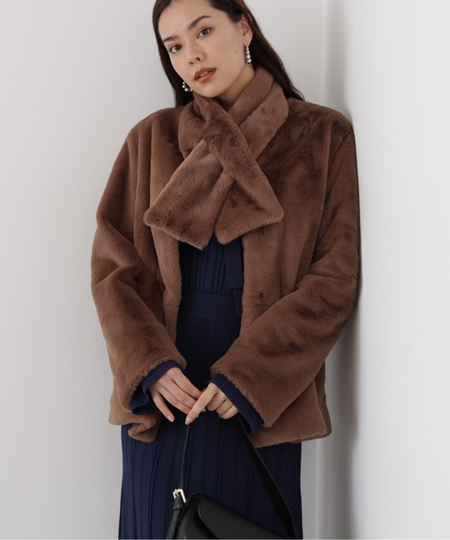 ◇ティペット付きフォーファーショートコート（ノーカラーコート