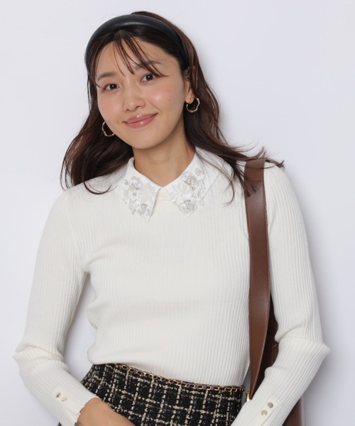 JUSGLITTY（ジャスグリッティー）の「ビジュー衿リブニット（ニット