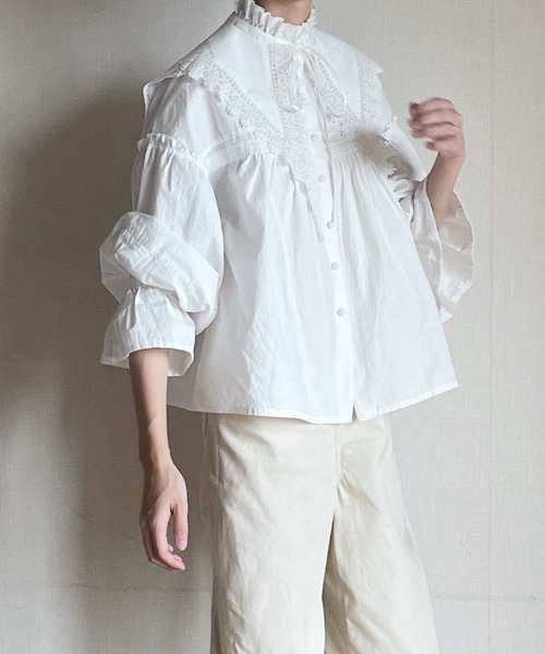 PERNA（ペルナ）の「くるみボタンフリルブラウス（シャツ/ブラウス