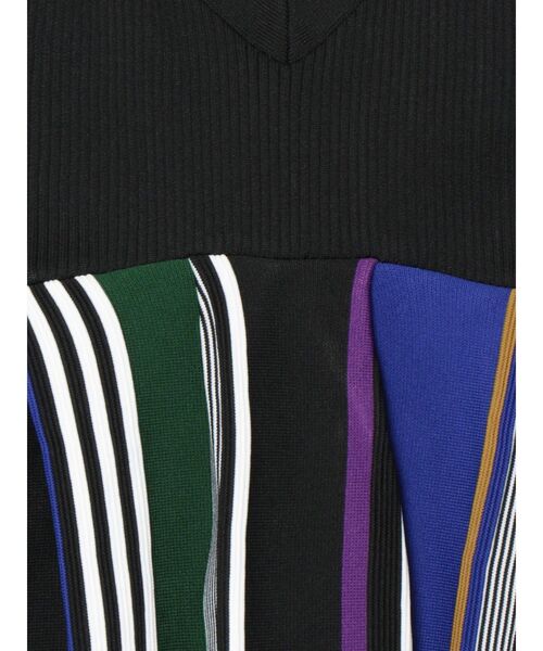 UN3D.（アンスリード）の「マルチストライプニットビスチェ