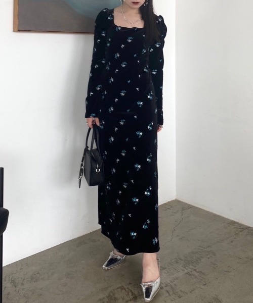 FRAY I.D（フレイアイディー）の「スクエアネックベロア刺繍ワンピース