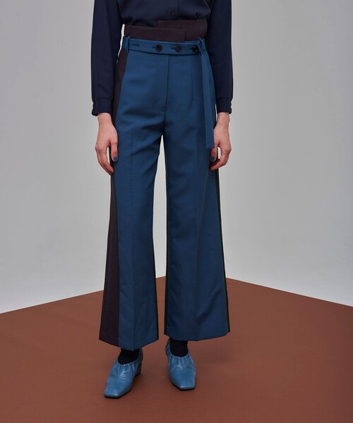 UNITED TOKYO（ユナイテッドトウキョウ）の「アシメベルテッドバイ