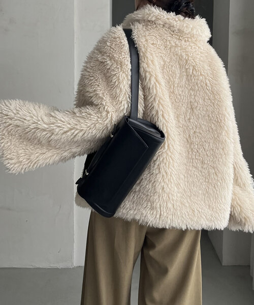 CAPRICIEUX LE'MAGE（カプリシューレマージュ）の「エコファーコート