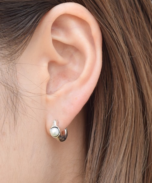e.m 片耳ピアス フープ e.m. 0001-P009 揺れるパールフープ片耳ピアス