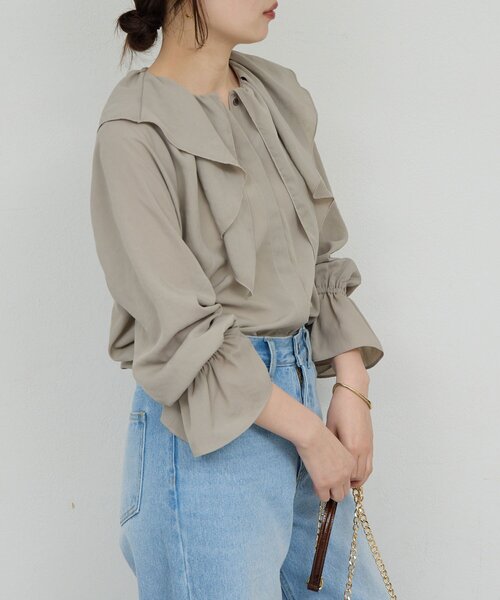 GALLARDAGALANTE（ガリャルダガランテ）の「ラッフルカラーブラウス