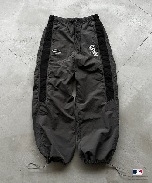 Perushu（ペルーシュ）の「Perushu × MLB ナイロンドローコードパンツ