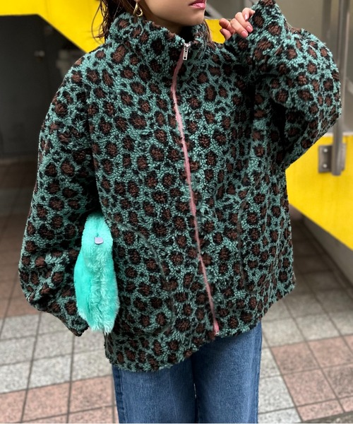 mi via loca（ミヴィアロカ）の「配色ZIPレオパード柄ボアジャケット