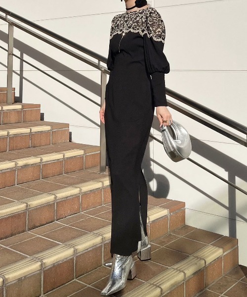 LACE DECOLLETE DRESS（ワンピース）｜Ameri（アメリ）のファッション