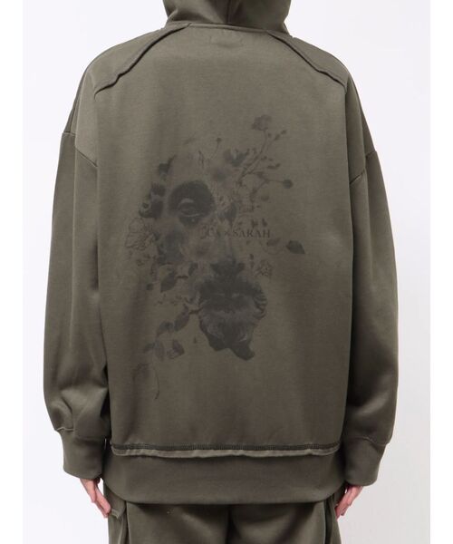 MURUA（ムルーア）の「Sarah×MURUAユニセックススウェットフーディー