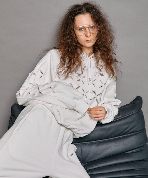 MAISON SPECIAL（メゾンスペシャル）の「Slash Cut Design Sweat