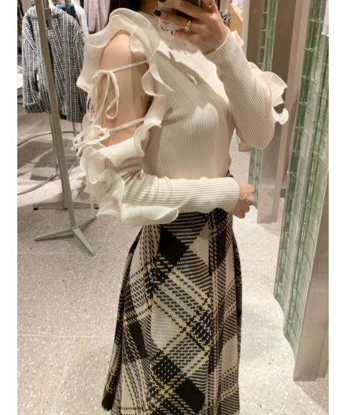 SNIDEL（スナイデル）の「フリルスリーブニットプルオーバー（ニット