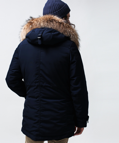 NANO universe（ナノユニバース）の「西川ダウン N-3B（ダウン