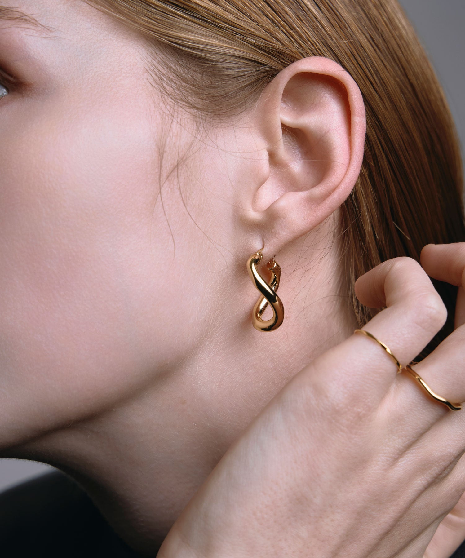 NEJIRE-HOOP-PIERCE-gold.jpg?