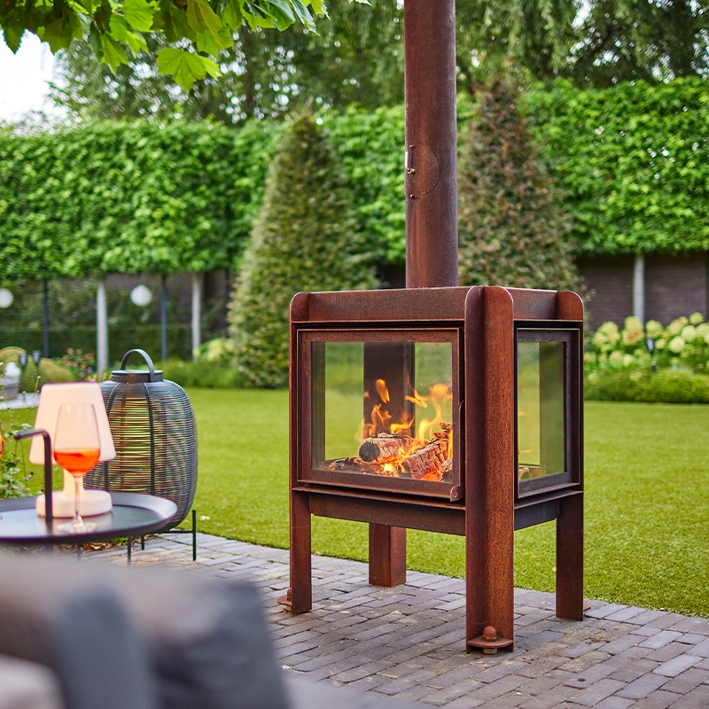 RB73 Fennek 80 Wood Burning Outdoor Fireplace: Blazzing Fire