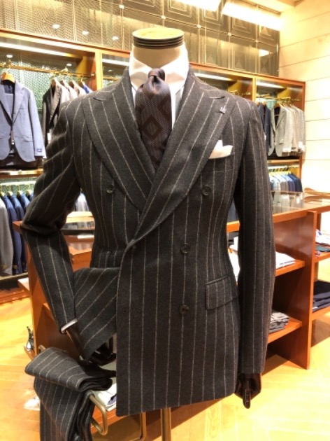 丸の内 新作のスーツコーナー（2019秋冬商品使用）｜ビームス ハウス